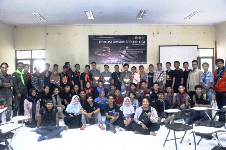 Diskusi Kelas Pengembangan Emosional untuk Remaja